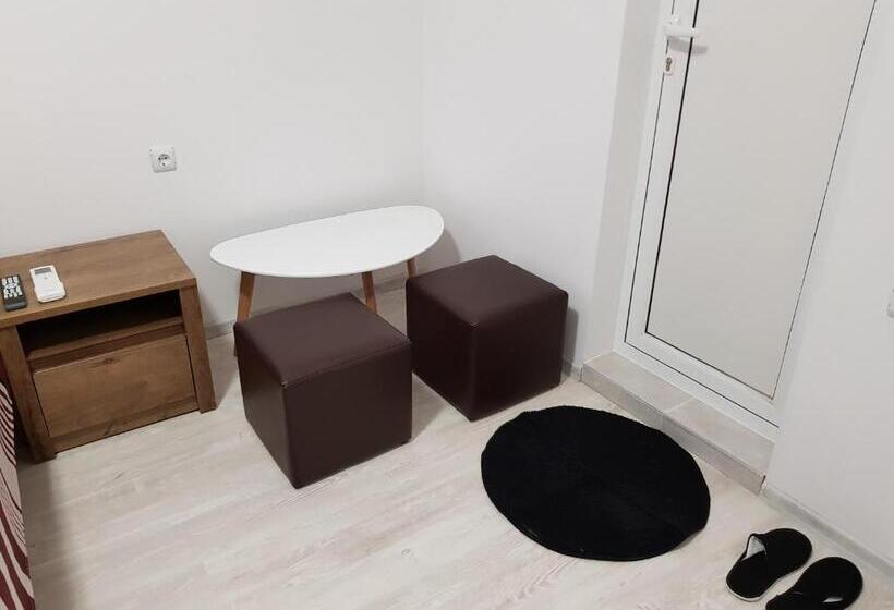 חדר סטנדרט לשלושה, Apartments Alexandra