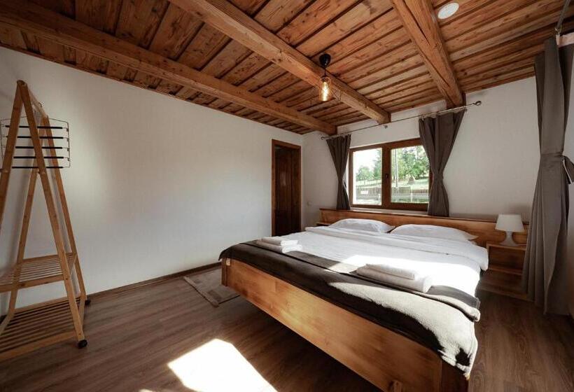 标准间, Tihuța Retreat