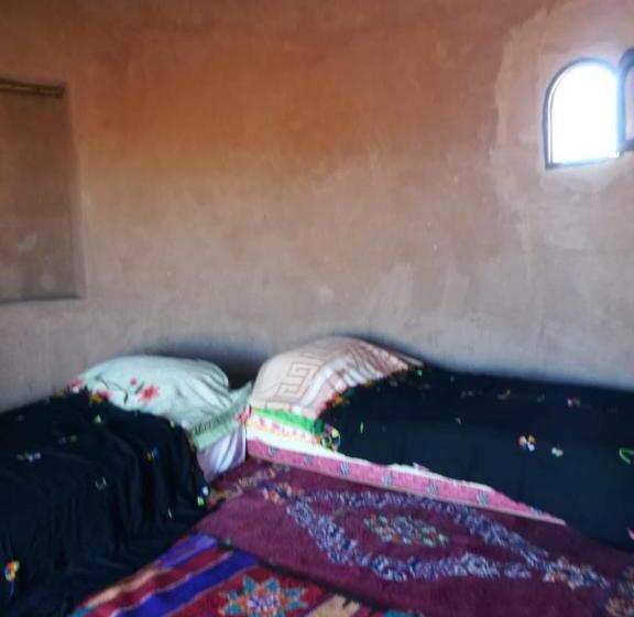 스탠다드 트리플 룸, Camp Iguidi Tours