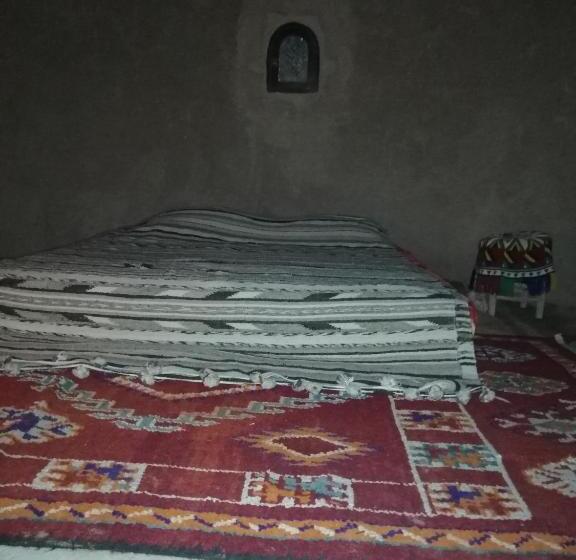 چادر با خدمات رفاهی استاندارد, Camp Iguidi Tours