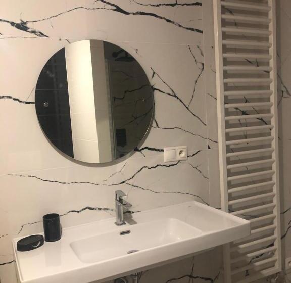 디럭스 트리플 룸, Log House Poludnica