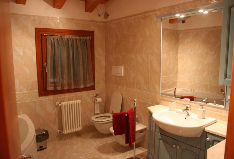 バスルーム共有のシングルスタンダード, Villarosa