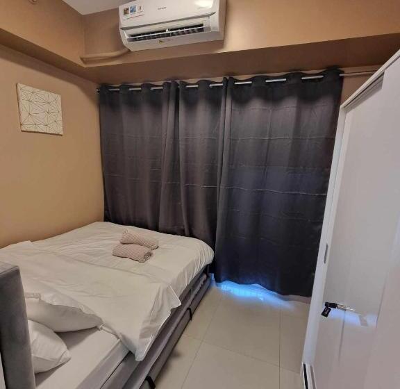 Appartement met 1 Slaapkamer en Balkon, Cozy And Spacious 1br Condo