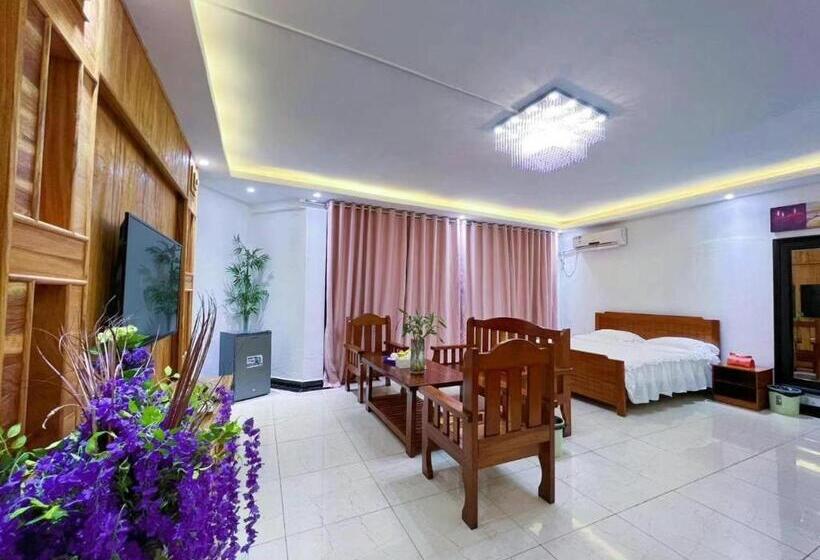 اتاق استاندارد با بالکن, Grand Leone Home Inn