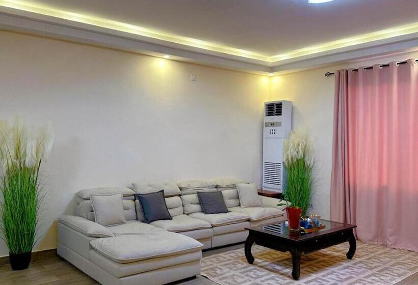 سوییت دوبلکس, Grand Leone Home Inn