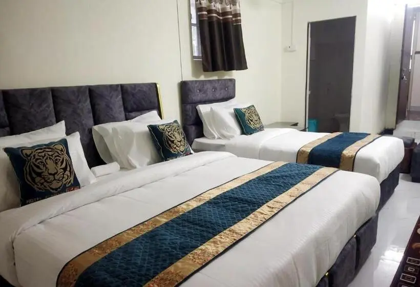 Deluxe Kolmen Hengen Huone, Kumkum Chhaya