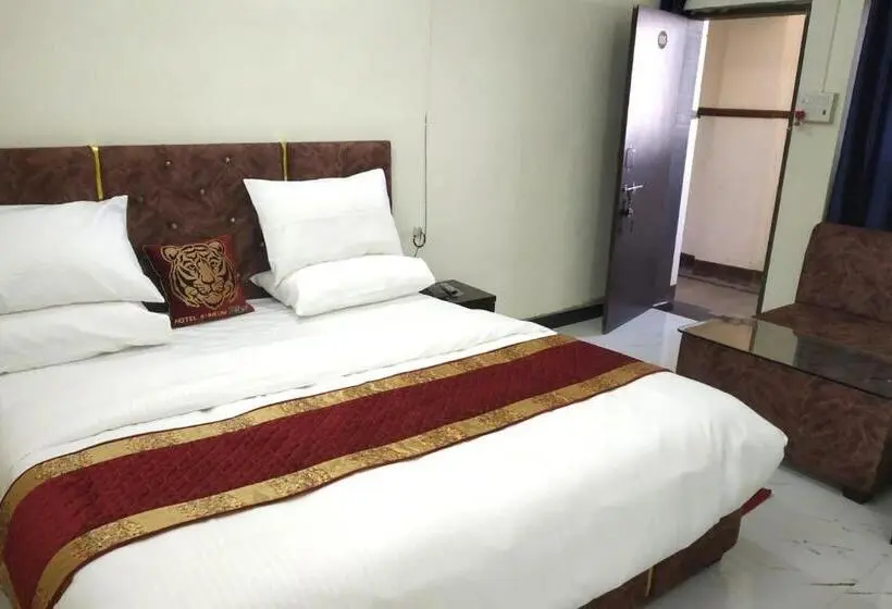 Deluxe Kolmen Hengen Huone, Kumkum Chhaya