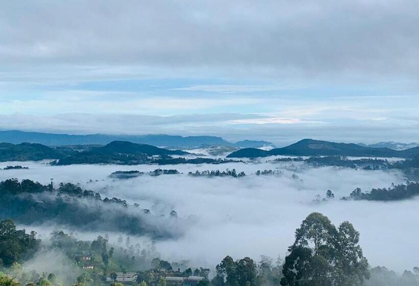 山の見えるスーペリアルーム, The Station Lodge