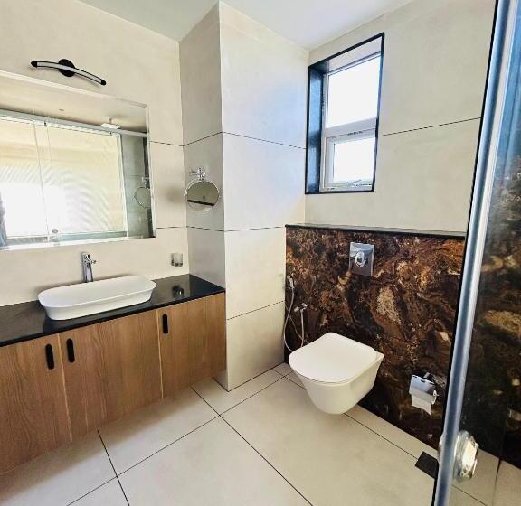 Люкс с Балконом, Vaga Nakshathra Suites