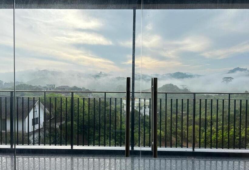 جناح مزوَّد بشرفة, Vaga Nakshathra Suites