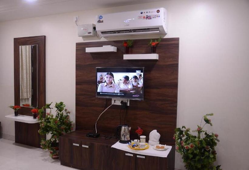 Трехместный Номер Deluxe, Vatika Inn