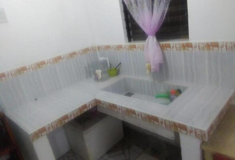 Апартаменты 1 Спальня Вид на Сад, Kaye En Em Apartelle