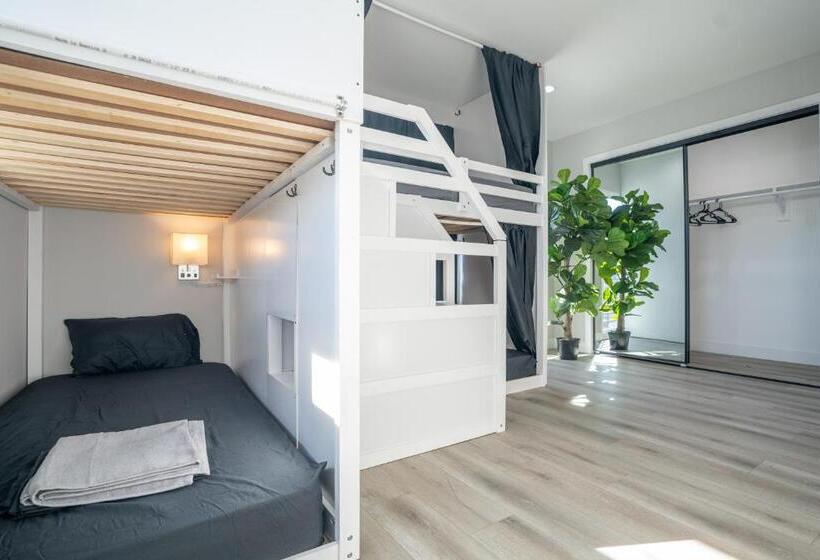 سرير فى غرفة مشتركه, Normandie Hostel