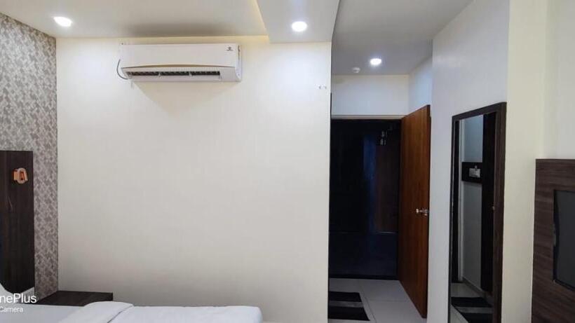 غرفة ديلوكس, Aarna Palace