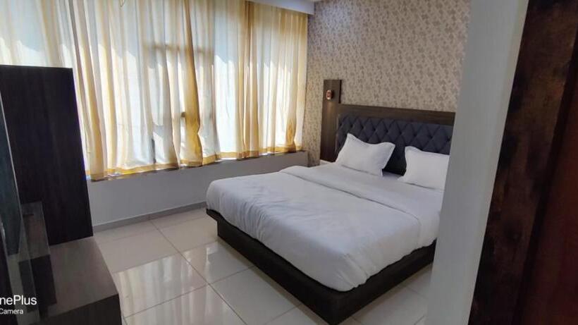 غرفة ديلوكس, Aarna Palace