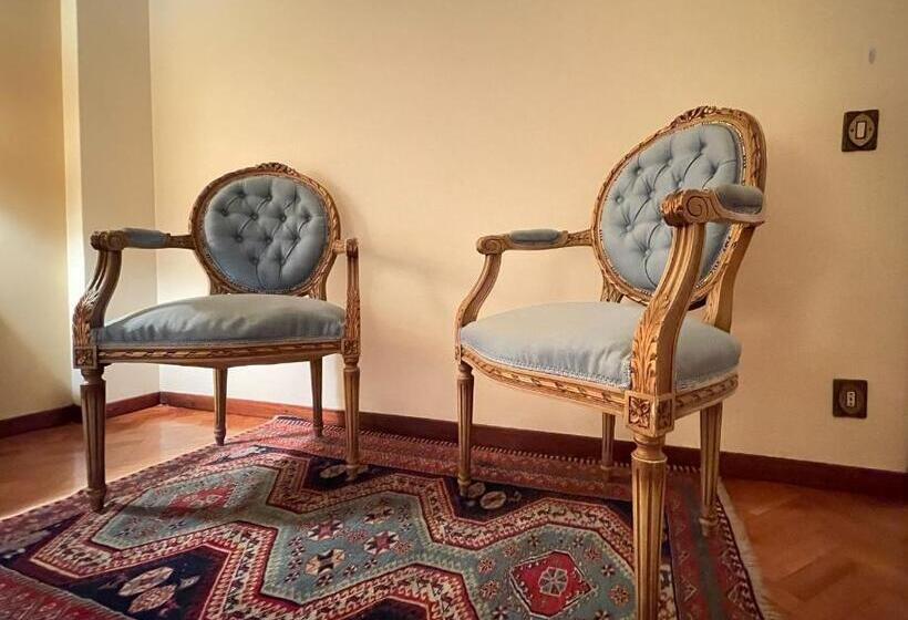 اتاق لوکس, Royal Suite Near Station & City Center