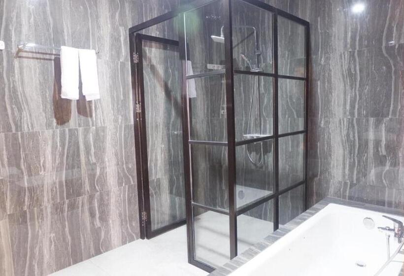 جناح, Agape Hotel Haranggaol