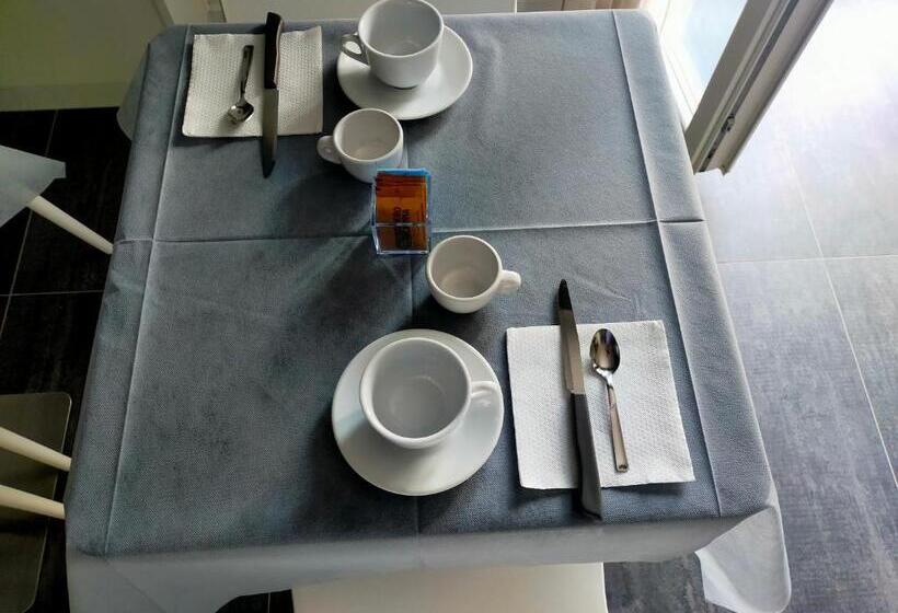 标准间, Frontemare