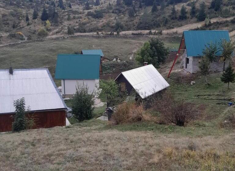 اتاق خانوادگی, Household Ušćumlić   Oaza Mira