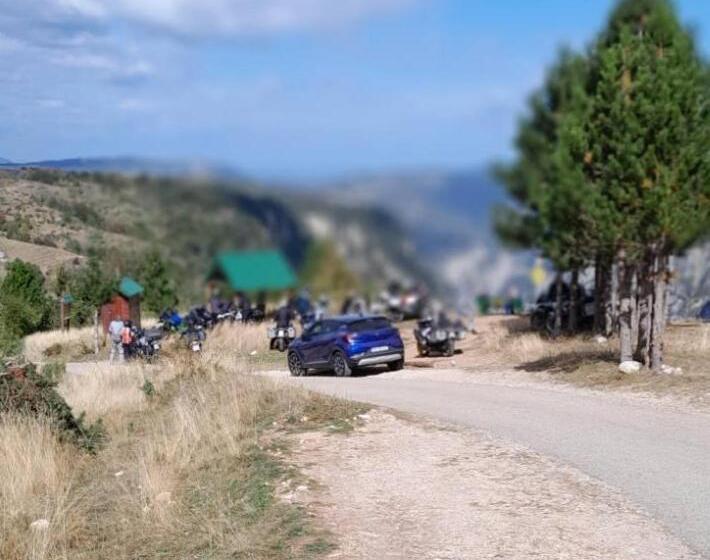 اتاق خانوادگی, Household Ušćumlić Oaza Mira