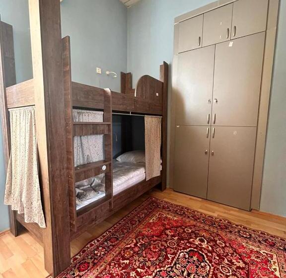اتاق استاندارد, Hostel124