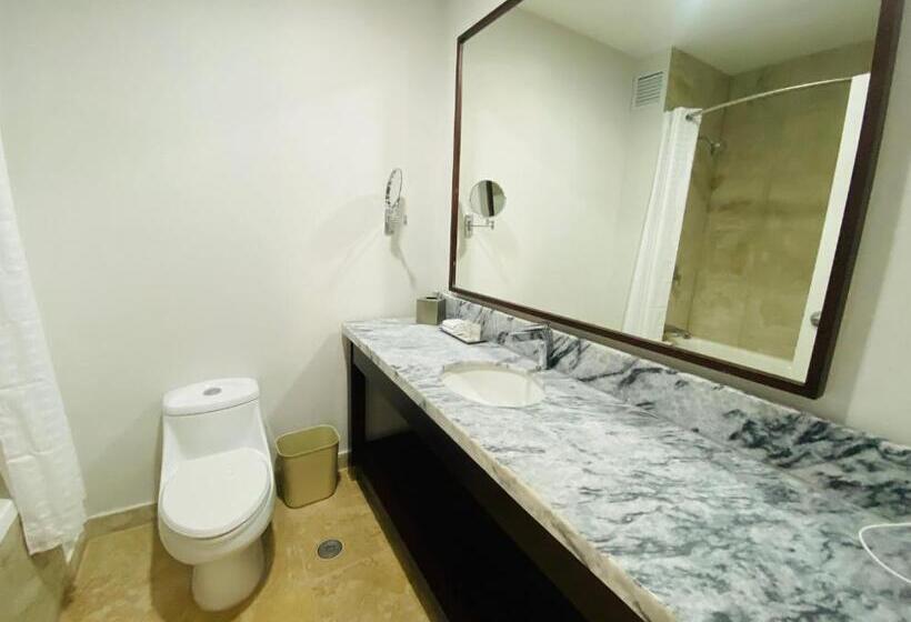 4인용 스탠다드 룸, La Quinta By Wyndham Reynosa