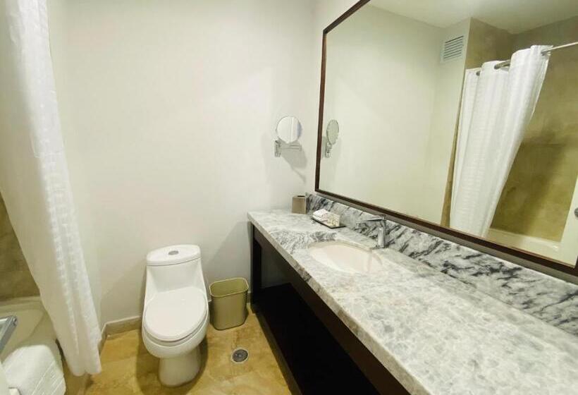 주니어 스위트, La Quinta By Wyndham Reynosa