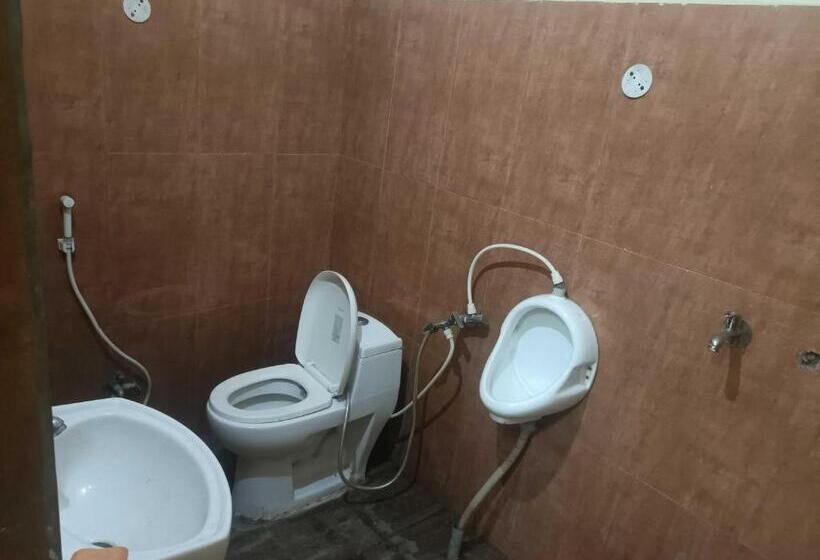 Трехместный Номер Классика, Oyo Flagship Triweni Palace