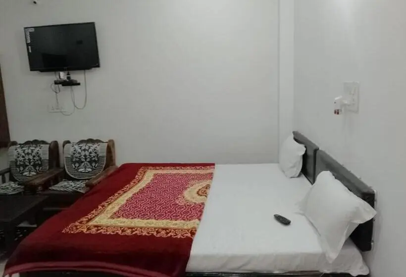 Deluxe-huone, Sai Prabha, Bhind