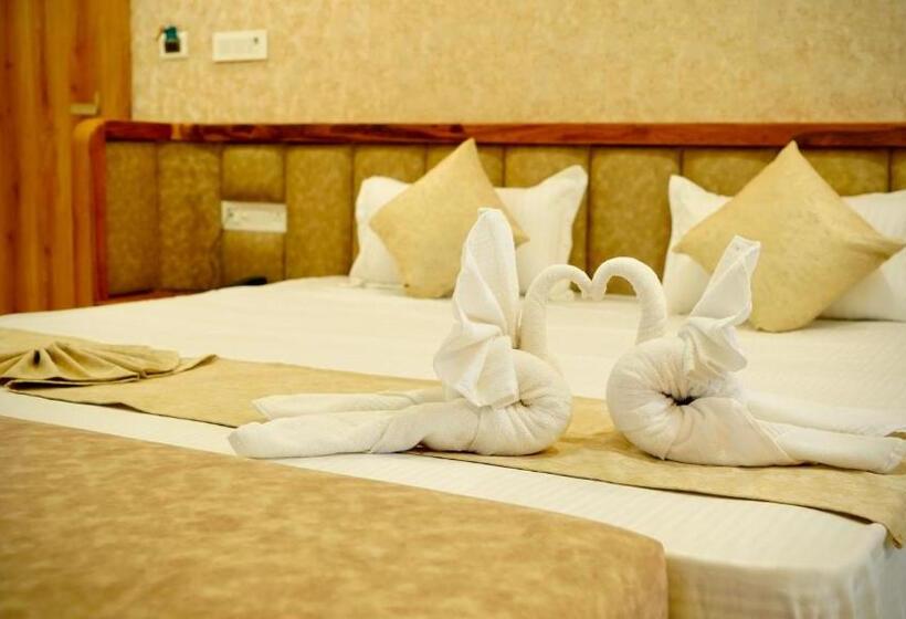 סוויטה משפחתית, Siddhoday Palace