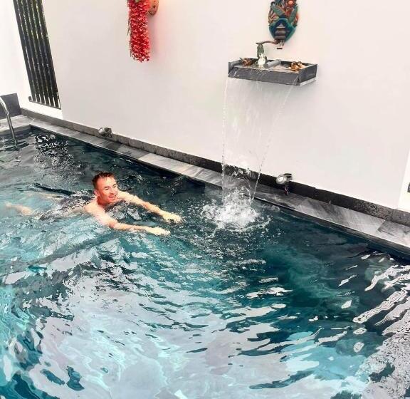 اتاق استاندارد با تخت بزرگ, The Dragon Villa Hoi An