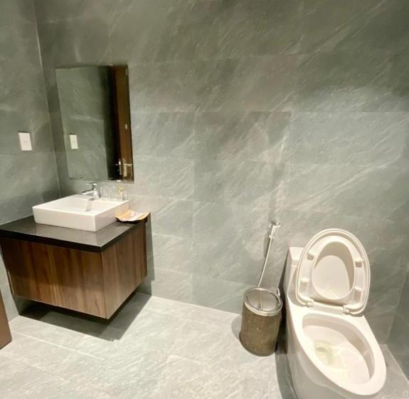 اتاق استاندارد با چشمانداز استخر, The Dragon Villa Hoi An