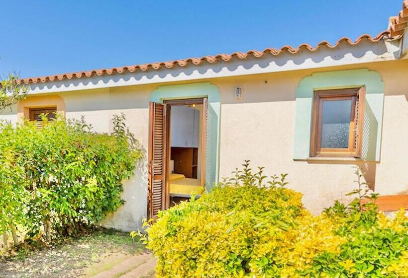 דירת חדר, Iss Travel, Apartments In Via Torino   800 M From La Cinta Beach