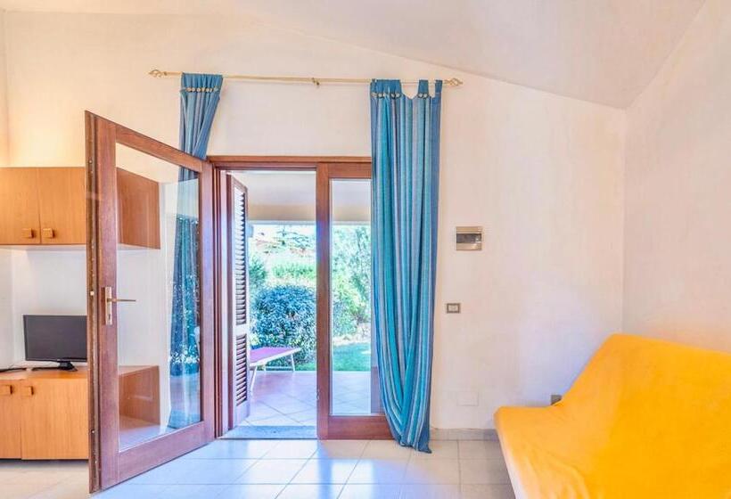 דירת חדר, Iss Travel, Apartments In Via Torino   800 M From La Cinta Beach