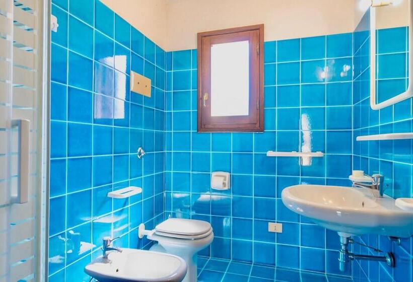 דירת חדר, Iss Travel, Apartments In Via Torino   800 M From La Cinta Beach