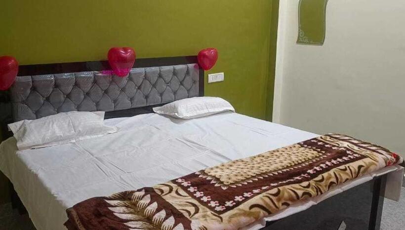 Номер Стандарт, Oyo 8202 Sudeep Hotel & Restaurant