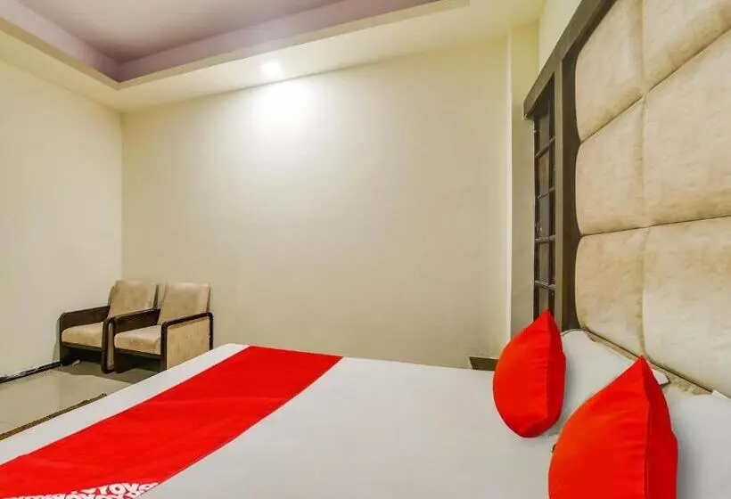 トリプルクラシックルーム, Oyo Hotel Shivalik Gold
