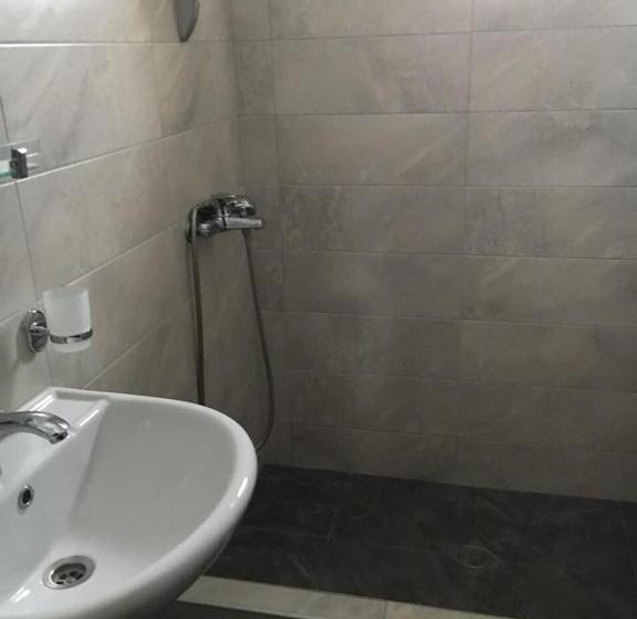 سوئیت 2 خوابه, Magnati