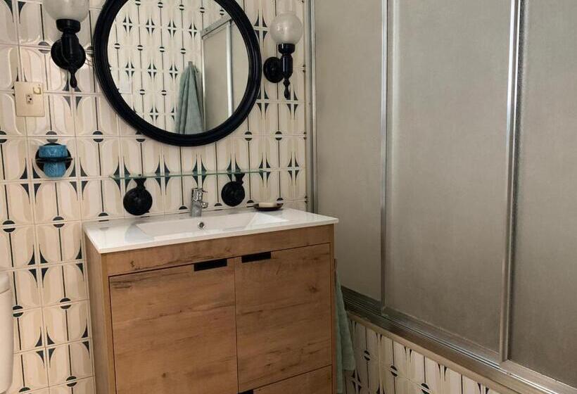 اتاق استاندارد یک نفره, Sagunto 2