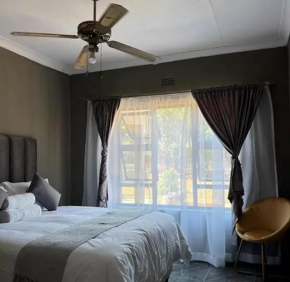 Standardzimmer Geteiltes Bad, Serene Accommodation Palace