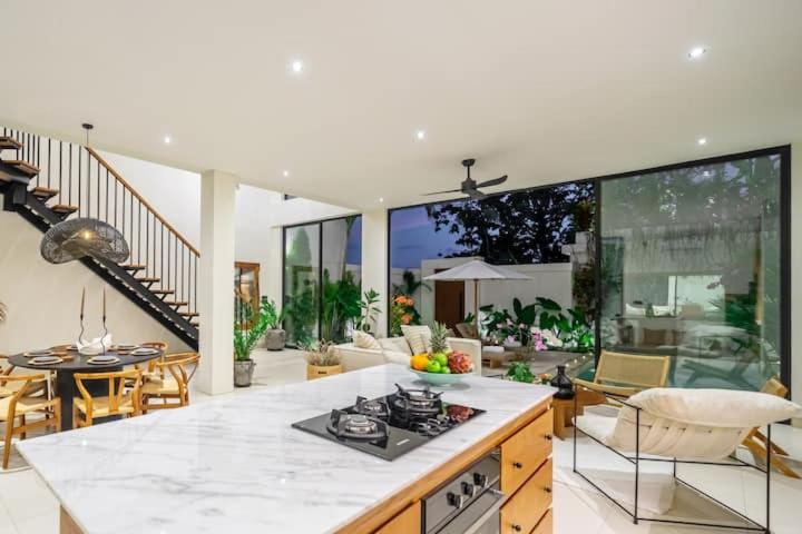 اتاق لوکس, Villa Tropix