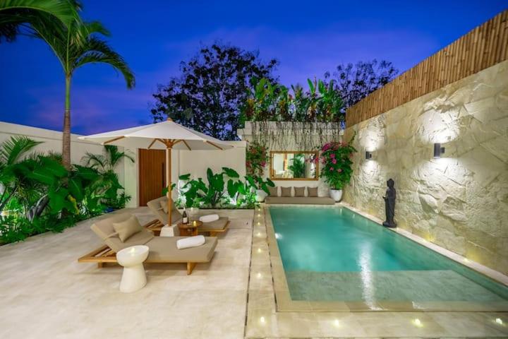 اتاق لوکس, Villa Tropix