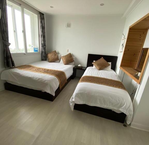 Quarto Triplo Estandar, Star House/星之家酒店