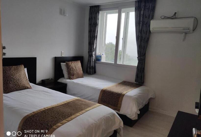 Quarto Triplo Estandar, Star House/星之家酒店