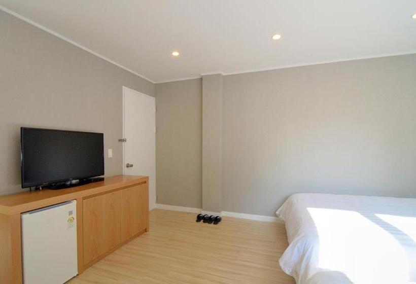 Quarto Quádruplo Estandar, Star House/星之家酒店