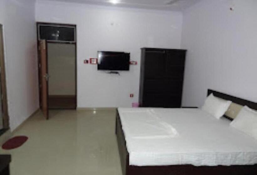 スイート, The Royal Hotel,chhatarpur