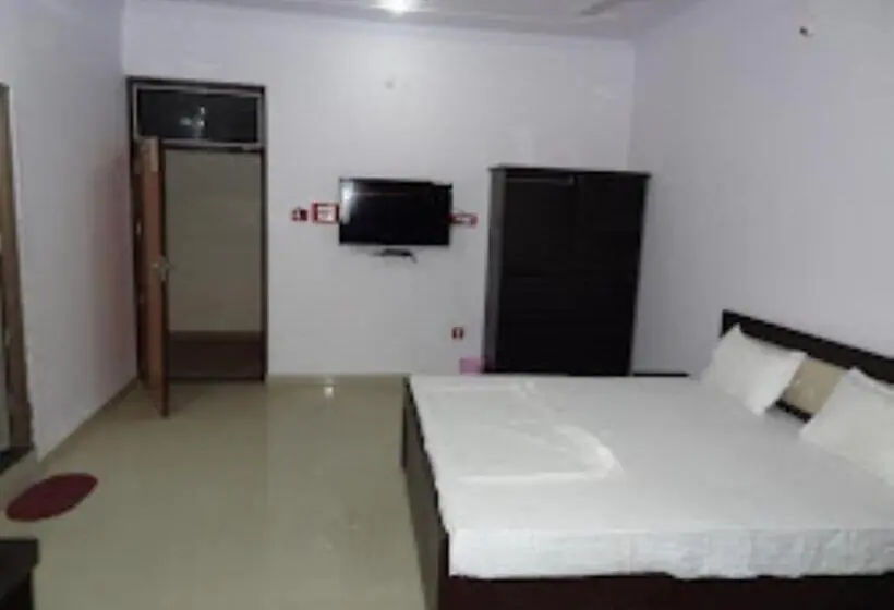 スイート, The Royal Hotel,chhatarpur