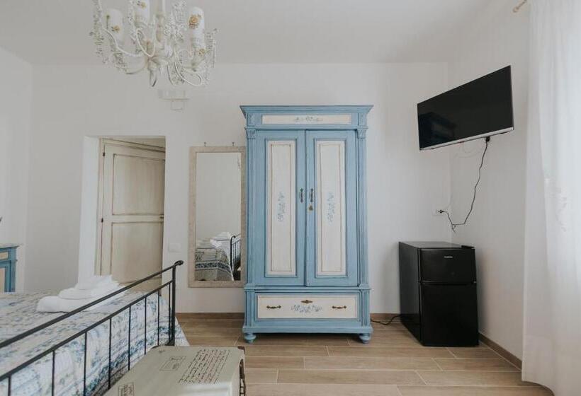 اتاق استاندارد, La Tana Dei Tassi