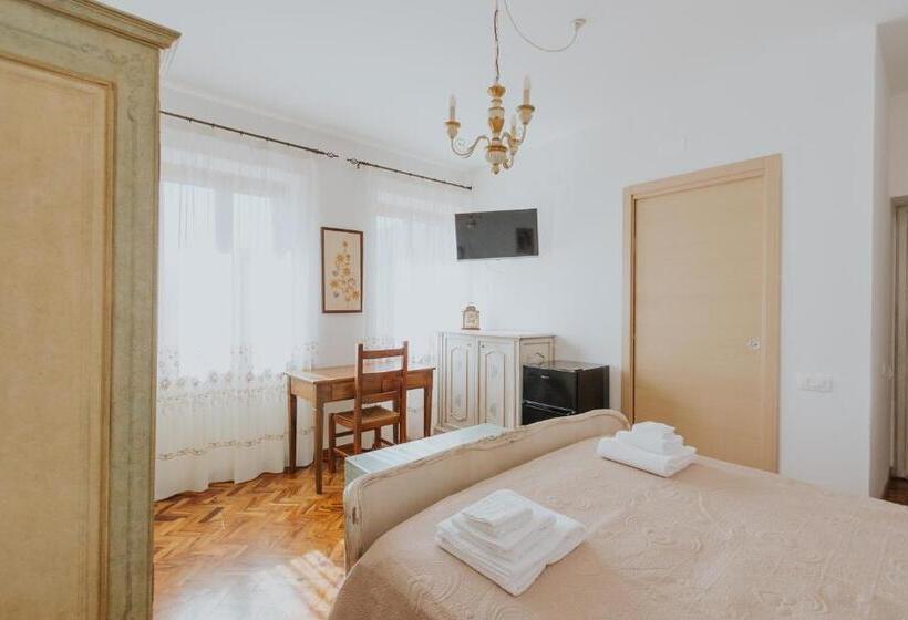 اتاق استاندارد, La Tana Dei Tassi