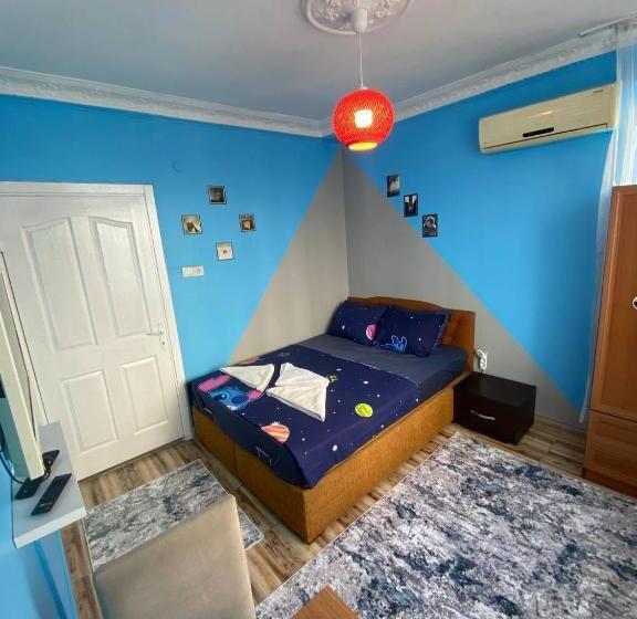 غرفة قياسية ثلاثية, Palas Gold Apart